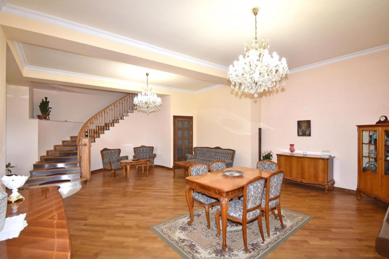 Homestay At City Center Erevan Exterior foto