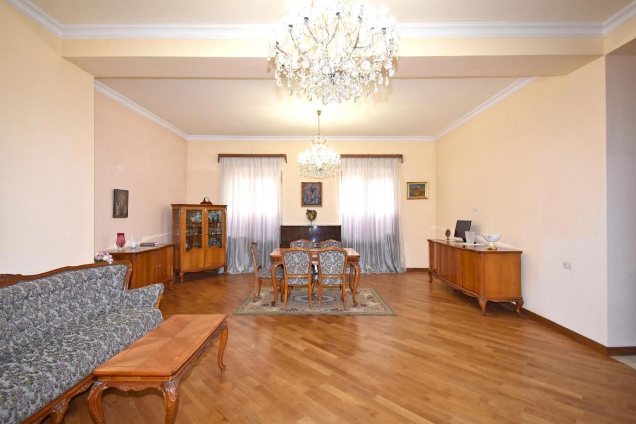Homestay At City Center Erevan Exterior foto